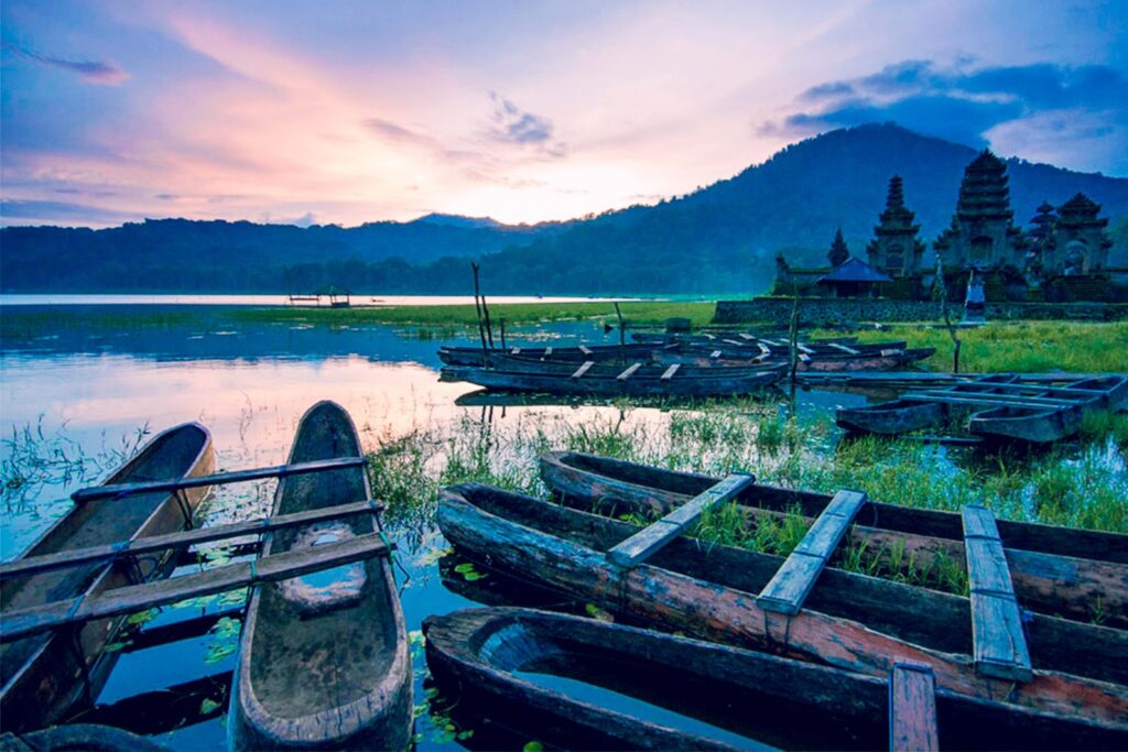 tamblingan-lake-bali-tour-1536×1024